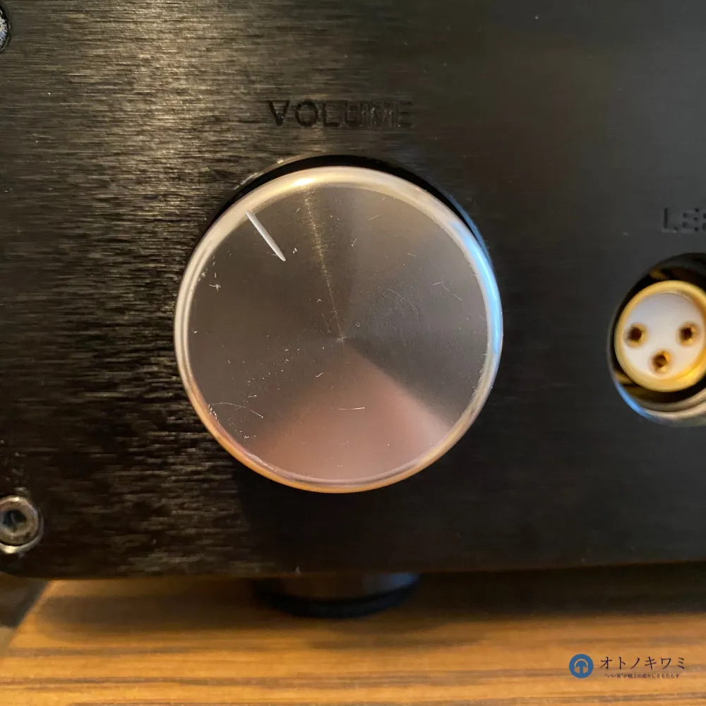 HIFIMAN SUSVARA UNVEILED（平面駆動・開放型）は大凡11時の位置