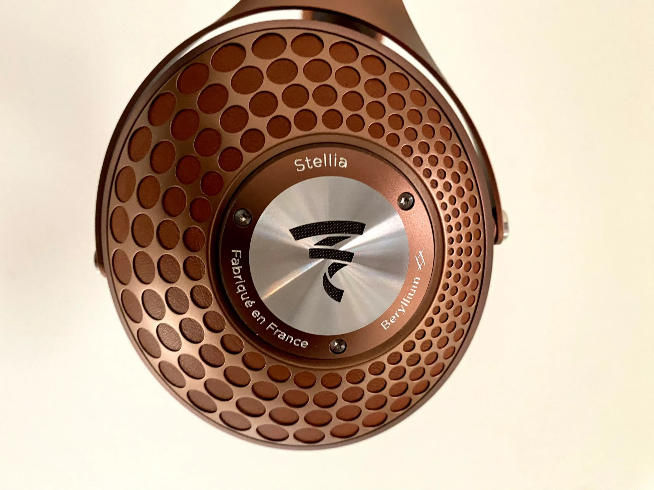 FOCAL STELLIA ハウジング