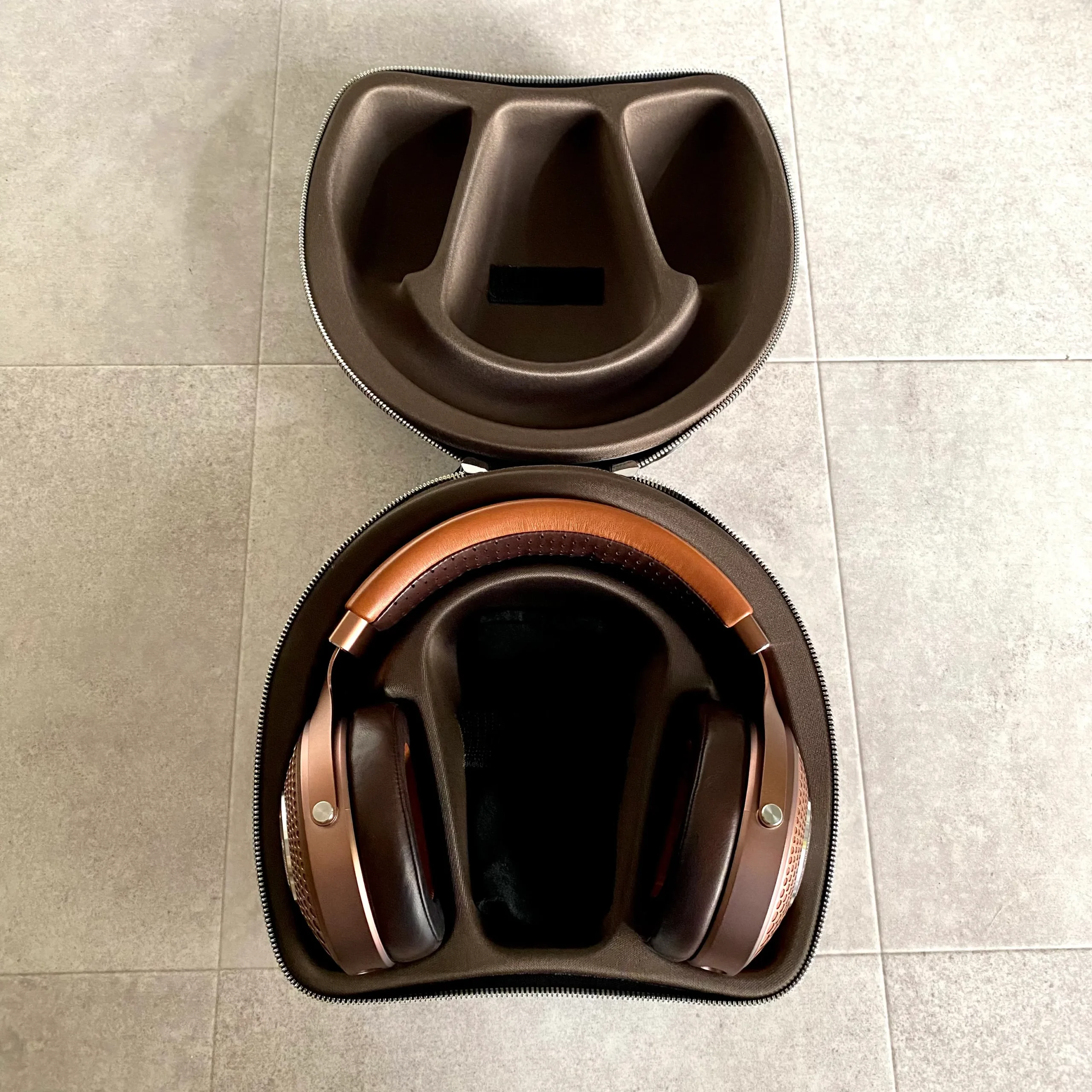 FOCAL STELLIA 収納