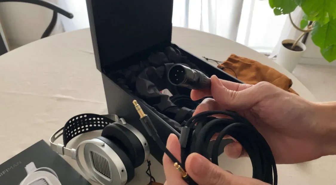 HE1000 UNVEILED 3mケーブル（4pin XLR）
