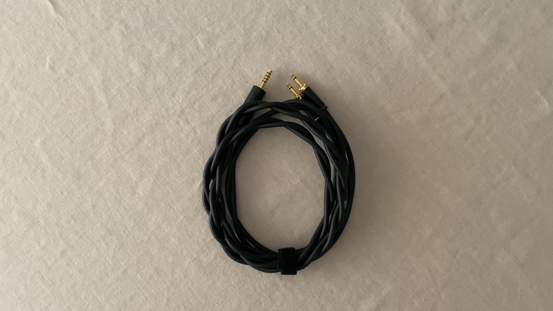 OFCブラックケーブル4.4mm 1.5m