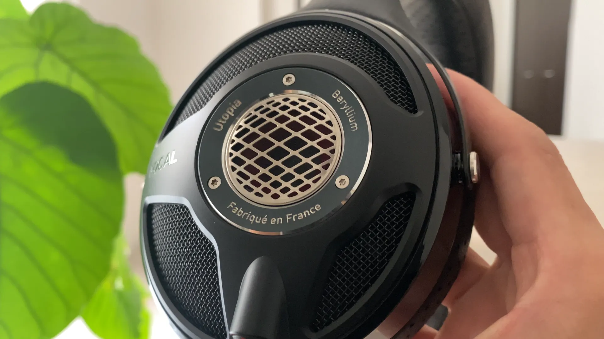 FOCAL UTOPIA 初代 デザイン 01