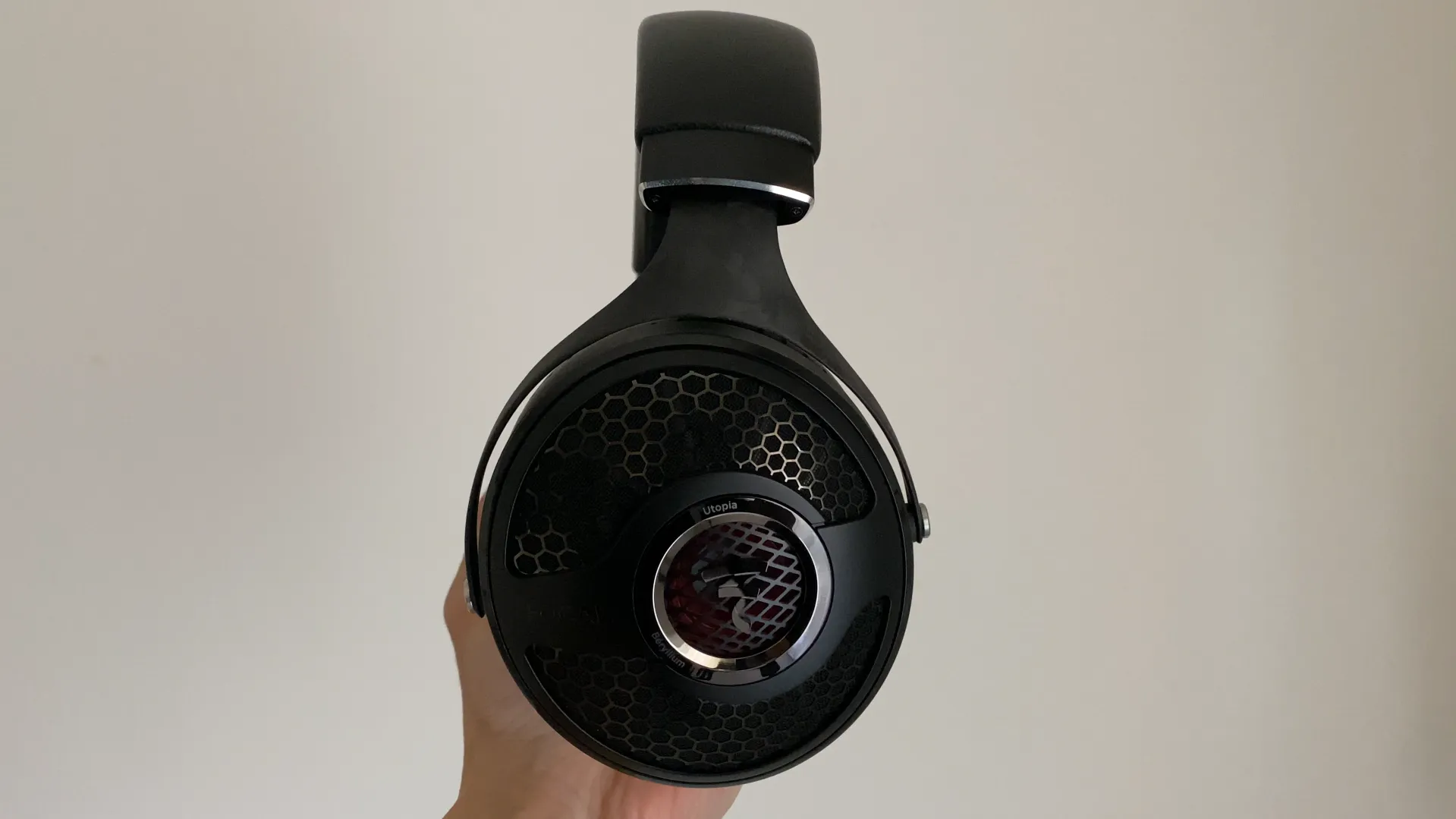 FOCAL UTOPIA SG 音の鋭さが好みを分ける