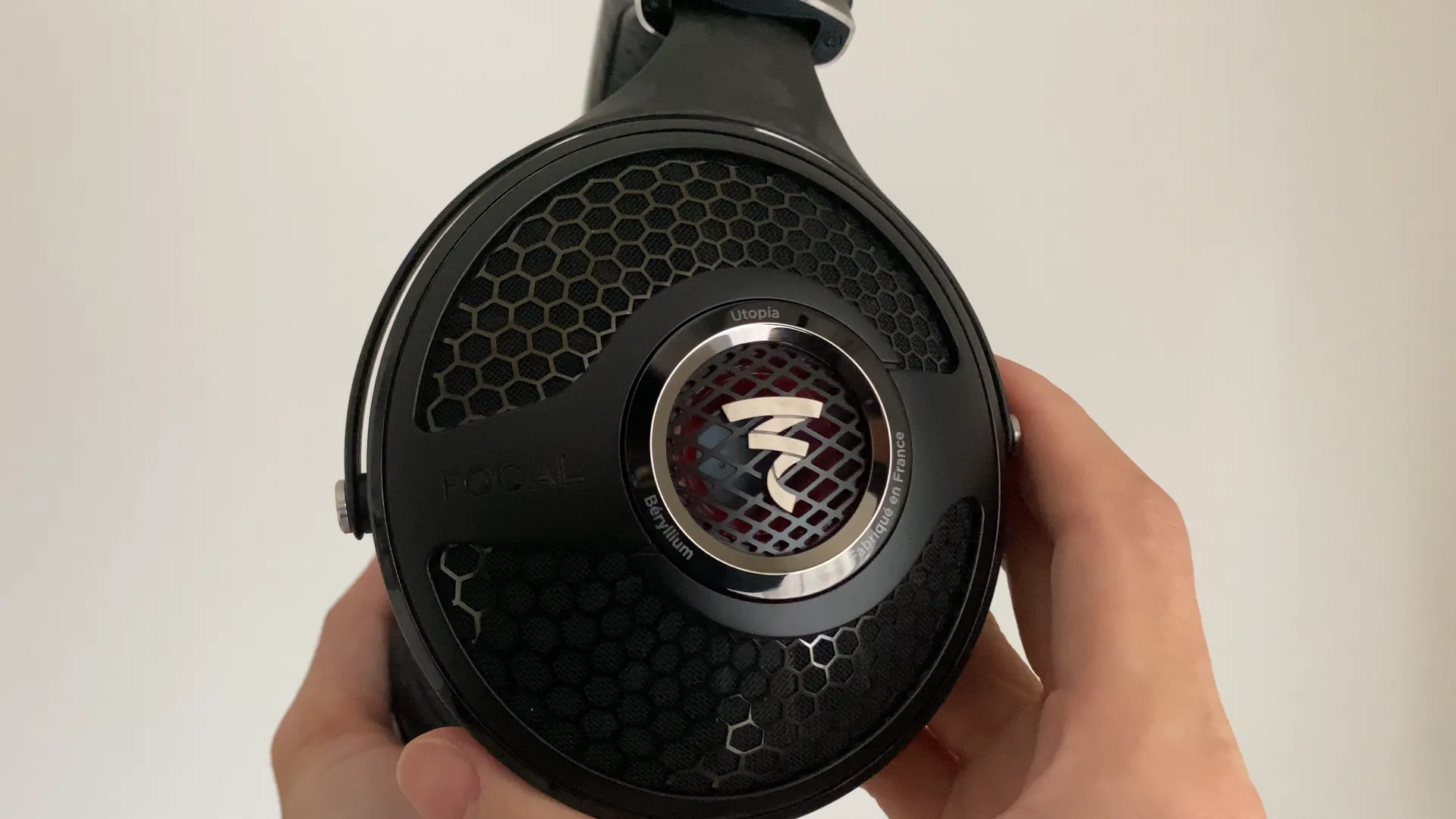 FOCAL UTOPIA SGをレビュー！実機を聴いてみた感想【初代UTOPIAと徹底