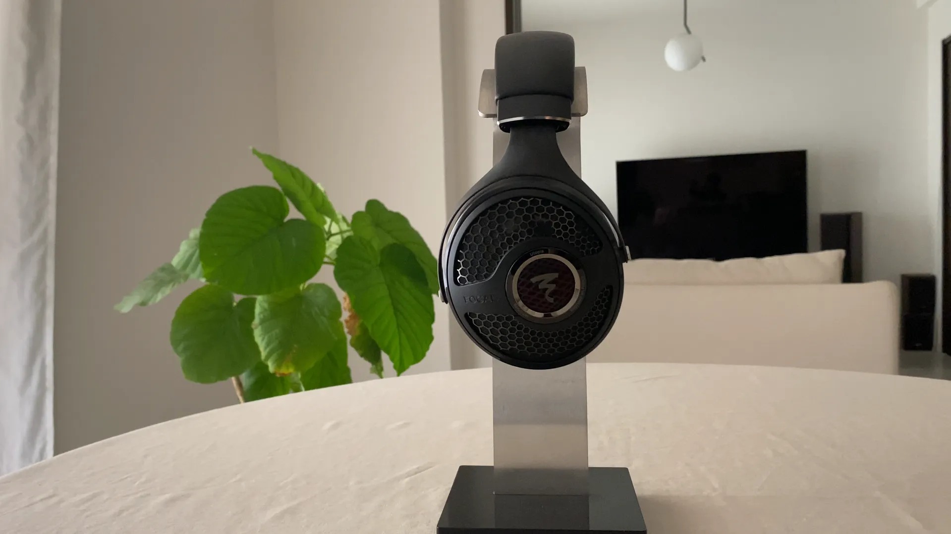 FOCAL UTOPIA SGをレビュー！実機を聴いてみた感想【初代UTOPIAと徹底
