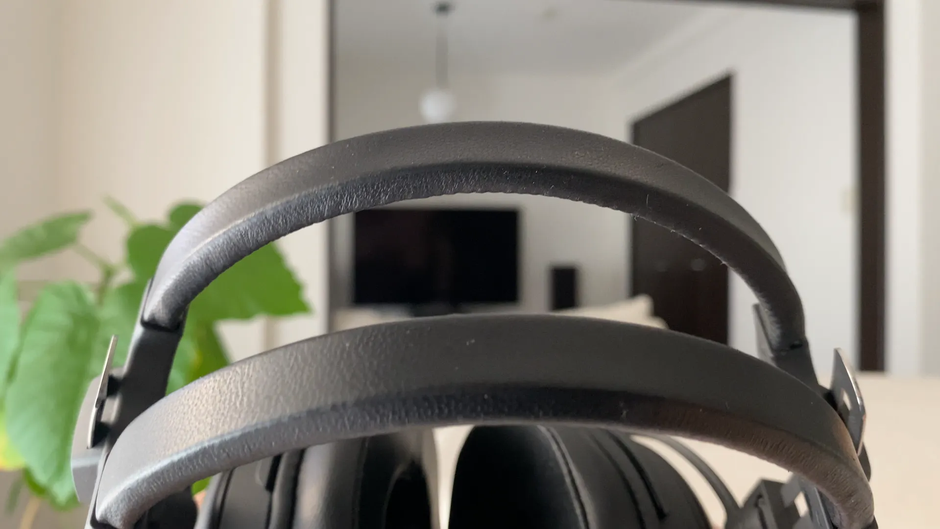 Audio-Technica ATH-AWKT ヘッドバンドとアーム